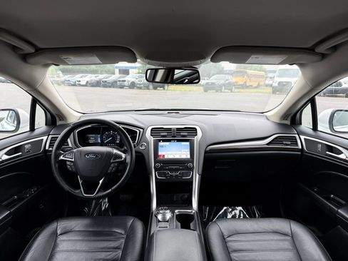 Used 2018 Ford Fusion SE w/ Equipment Group 602A FWD image 24