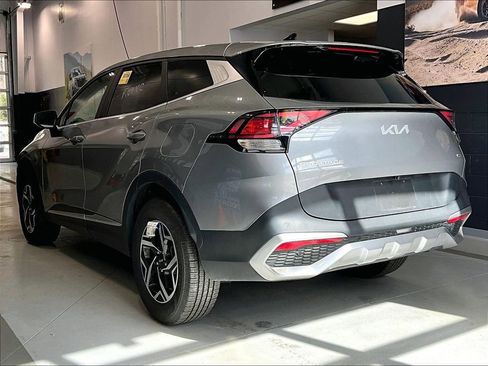 Used 2023 Kia Sportage LX image 6