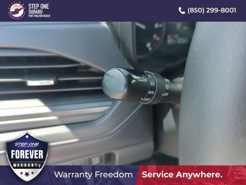 Used 2025 Subaru Forester Premium AWD/4WD image 21
