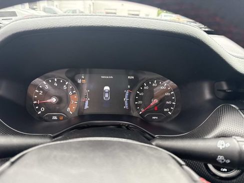 Used 2024 Jeep Compass Trailhawk AWD/4WD image 39