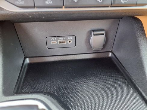 Used 2021 Nissan Sentra SV w/ SV Premium Package FWD image 9