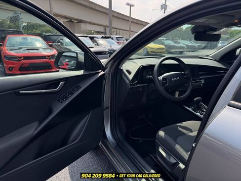 Used 2026 Kia Niro LX FWD image 19