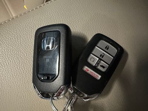 Used 2020 Honda CR-V Touring image 17