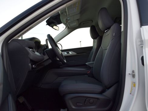 New 2026 Ford Explorer Active image 18