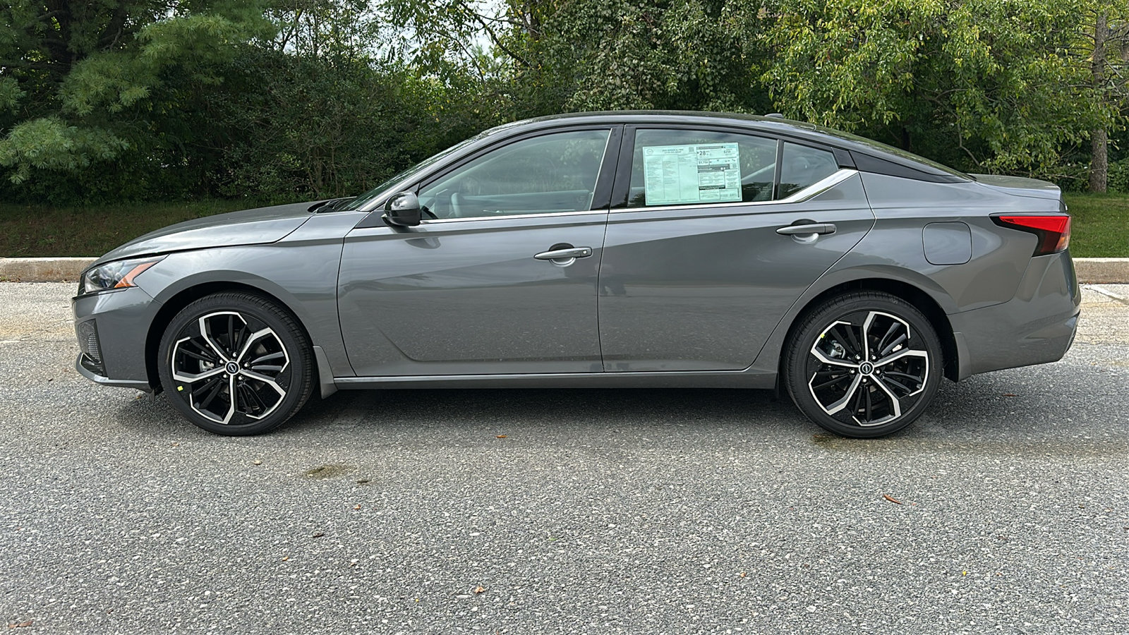New 2026 Nissan Altima 2.5 SR AWD/4WD image 12