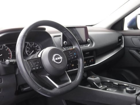 Used 2023 Nissan Rogue SV w/ SV Premium B Package image 14