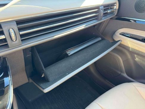 Used 2023 Lincoln Corsair AWD w/ Rear Removable Package Tray image 30