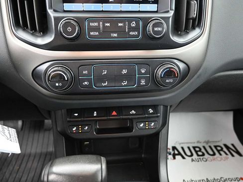 Used 2018 Chevrolet Colorado Z71 w/ Z71 Midnight Edition AWD/4WD image 9