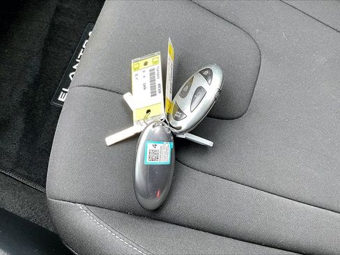 Used 2024 Hyundai Elantra SEL FWD image 30