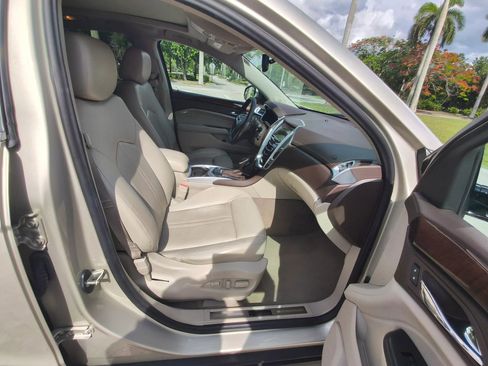 Used 2013 Cadillac SRX Luxury FWD image 38