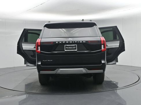 Certified 2025 Ford Expedition Platinum w/ Driver's Package AWD/4WD image 39