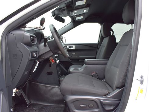 Used 2025 Ford Explorer 4WD Police Interceptor image 11