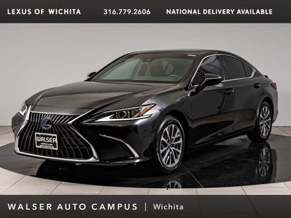 Used 2022 Lexus ES 300h w/ Accessory Package 2