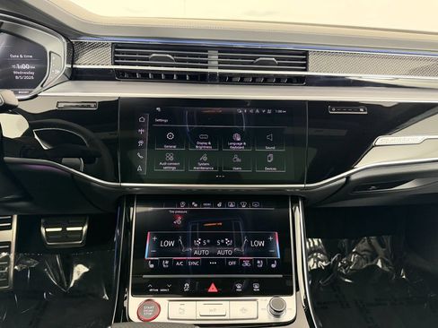 Used 2026 Audi S8 AWD/4WD image 33