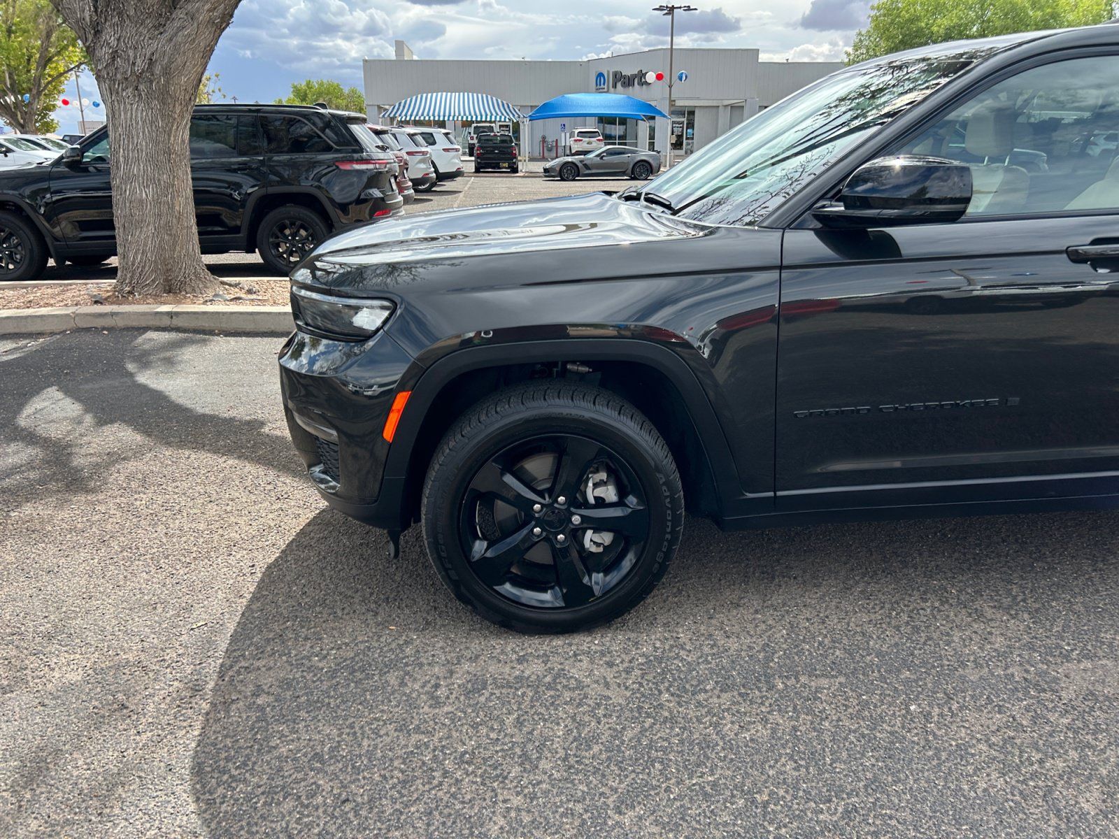 Used 2022 Jeep Grand Cherokee L Limited w/ Black Appearance Package AWD/4WD image 26