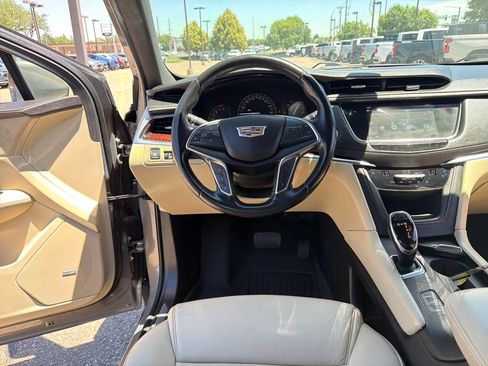 Used 2019 Cadillac XT5 Premium Luxury AWD/4WD image 18