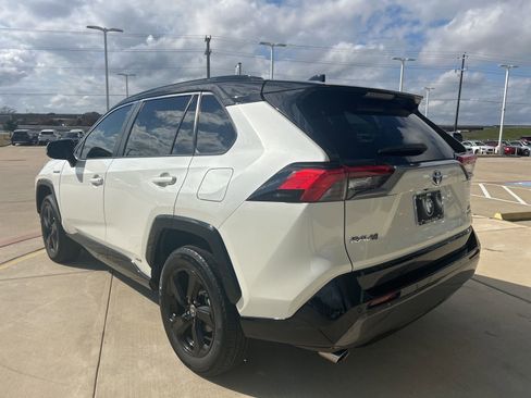 Used 2021 Toyota RAV4 XSE image 6