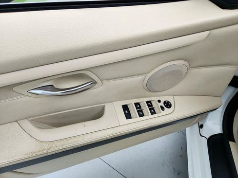 Used 2013 BMW 335is Convertible RWD image 21