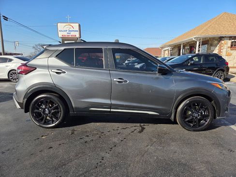 Used 2021 Nissan Kicks SR w/ Exterior Package image 6