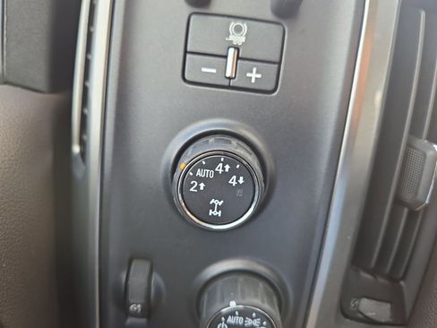 Used 2016 Chevrolet Silverado 1500 LTZ Z71 image 29