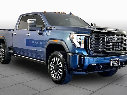 Used 2025 GMC Sierra 2500 Denali Ultimate AWD/4WD image 3