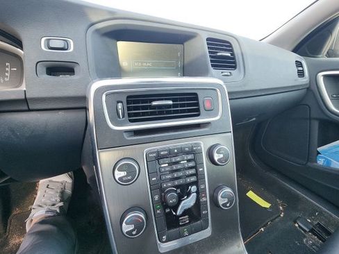 Used 2015 Volvo S60 T5 Premier image 16