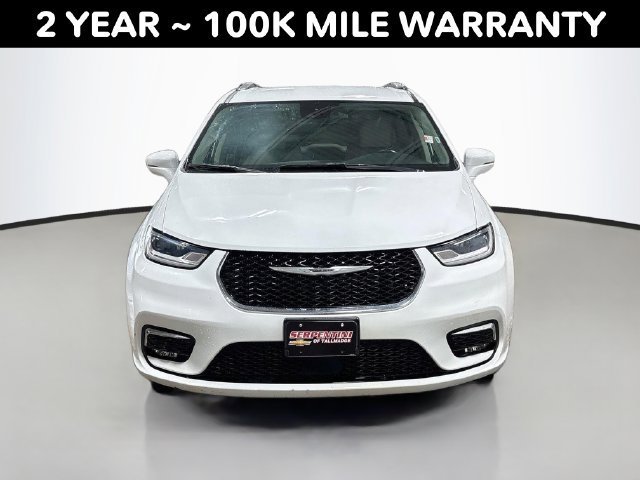 Used 2021 Chrysler Pacifica Touring-L FWD image 3