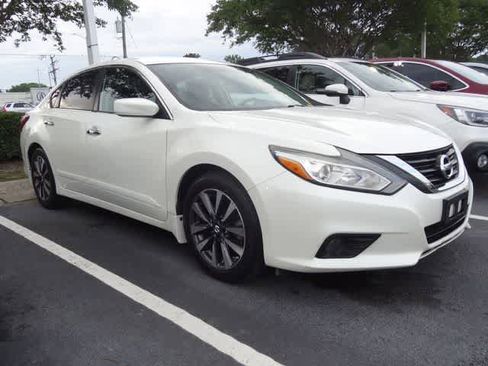 Used 2016 Nissan Altima 2.5 SV FWD image 4
