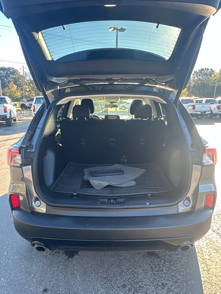 Used 2022 Ford Escape SE w/ SE Sport Appearance Package FWD image 14