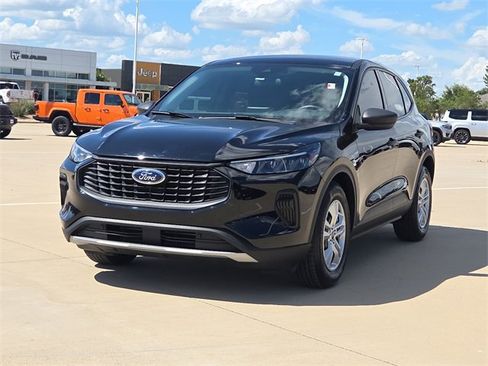 Used 2023 Ford Escape FWD image 3