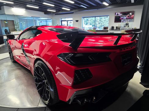 Used 2020 Chevrolet Corvette Stingray Preferred Cpe w/ 2LT Preferred Equipment Group RWD image 12