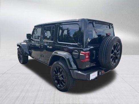 Certified 2025 Jeep Wrangler Unlimited Sahara w/ Safety Group AWD/4WD image 7