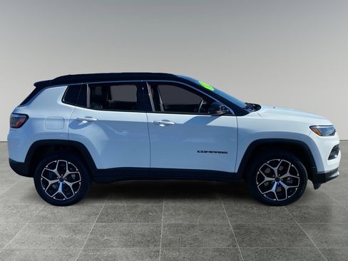 Used 2025 Jeep Compass Limited image 6