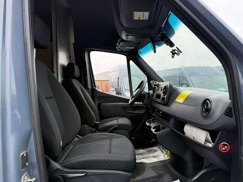 Used 2019 Mercedes-Benz Sprinter 170 image 25