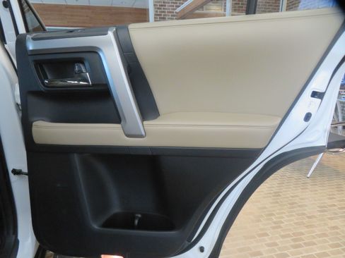 Used 2016 Toyota 4Runner SR5 RWD image 20