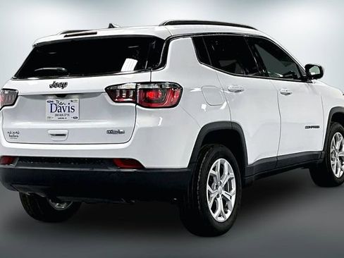 Used 2024 Jeep Compass Latitude image 7