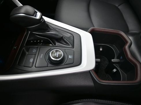 Used 2022 Toyota RAV4 Limited image 22