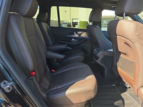 Certified 2022 Mercedes-Benz GLS 450 4MATIC image 18