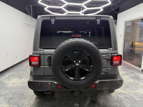 Used 2021 Jeep Wrangler Unlimited Sahara image 4