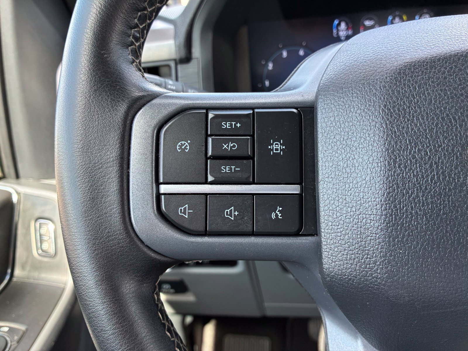 Used 2025 Ford F150 XLT w/ Equipment Group 301A Standard AWD/4WD image 22