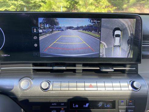 Used 2024 Hyundai Kona Limited FWD image 19