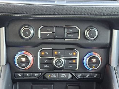 Used 2021 GMC Yukon SLT w/ SLT Luxury Plus Package image 24