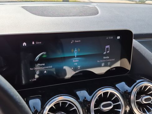 Used 2021 Mercedes-Benz GLA 250 w/ Premium Package image 27