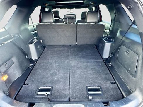 Used 2017 Ford Explorer XLT w/ Equipment Group 202A image 29