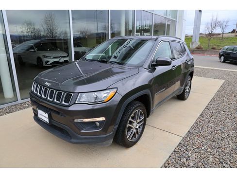 Used 2018 Jeep Compass Latitude w/ Popular Equipment Group image 1
