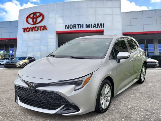 Used 2023 Toyota Corolla SE FWD image 2