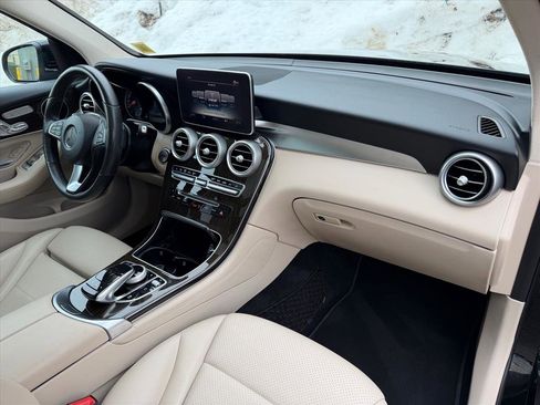 Used 2018 Mercedes-Benz GLC 300 4MATIC image 30