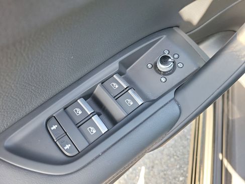 Used 2020 Audi Q5 Premium Plus w/ Premium Plus Package image 17