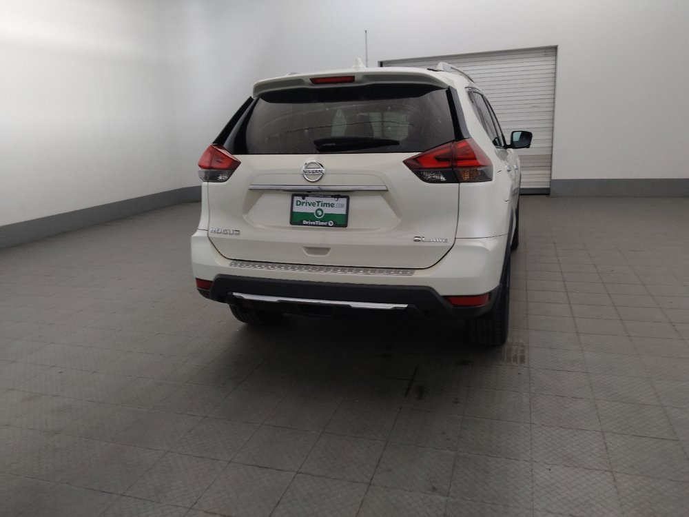 Used 2017 Nissan Rogue SL w/ SL Premium Package AWD/4WD image 7