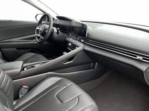 New 2025 Hyundai Elantra Limited image 15